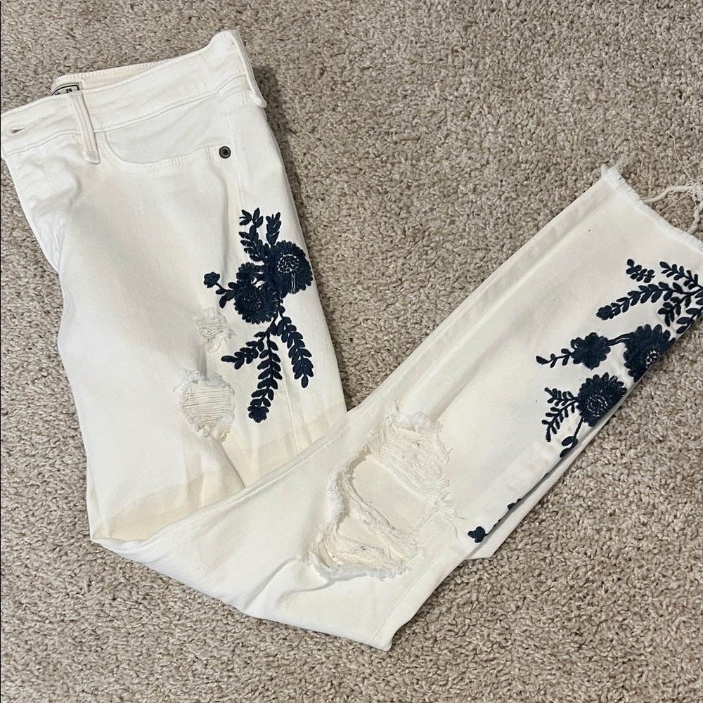 Abercrombie Ankle Low Rise Embroidered White Jeans